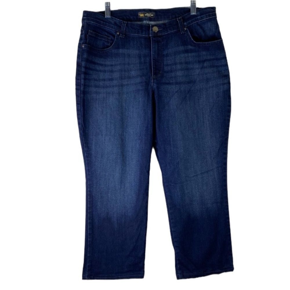 Lee Jeans Women’s 16S Blue Denim Relaxed Fit Straight Mid Rise 5 Pocket Petite